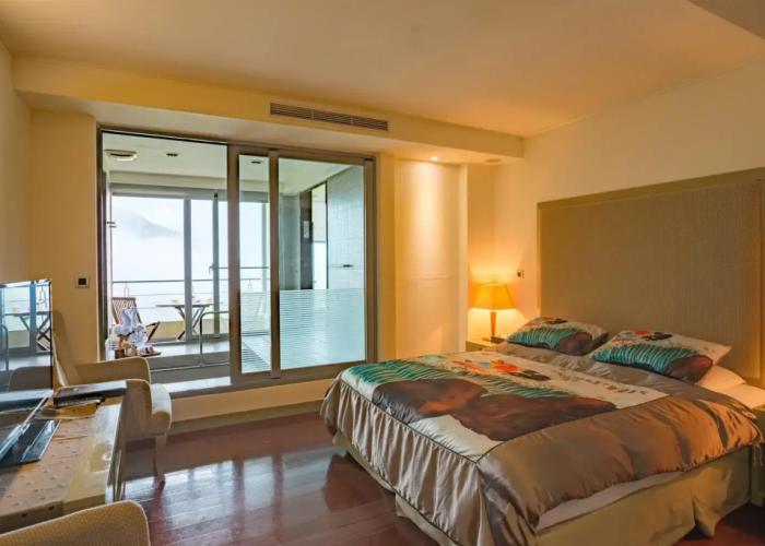 Cedarwood Villa