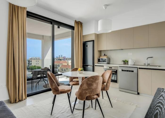 Sanders Elgio - Adorable studio With Balcony