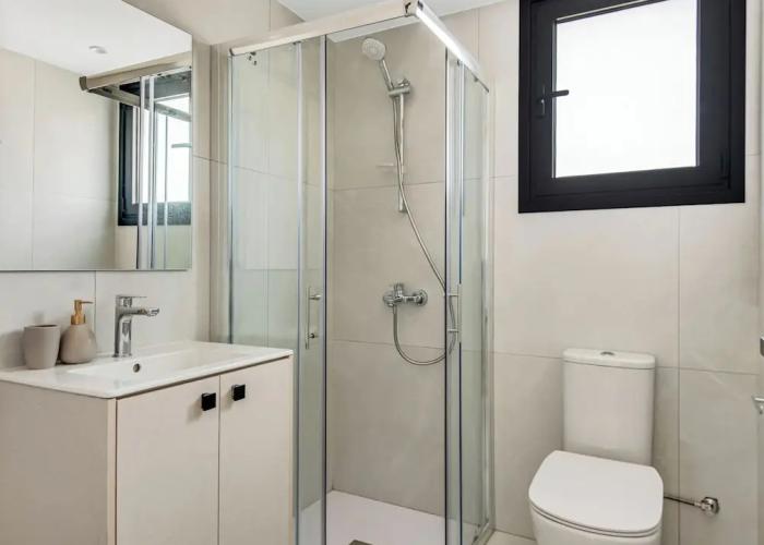 Sanders Elgio - Precious 3-bdr Apt With Balcony