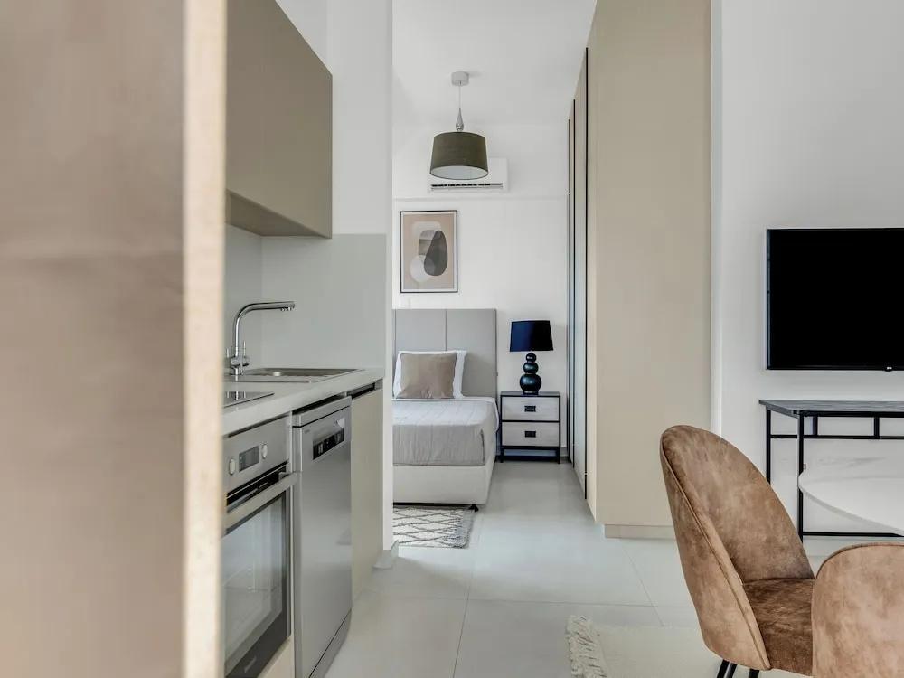 фото Sanders Elgio - Charming Studio With Balcony