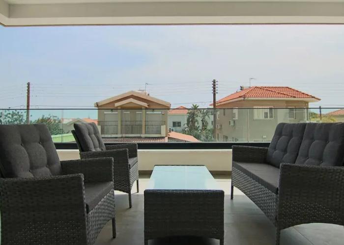 Phaedrus Living: City View Anna Residence 102