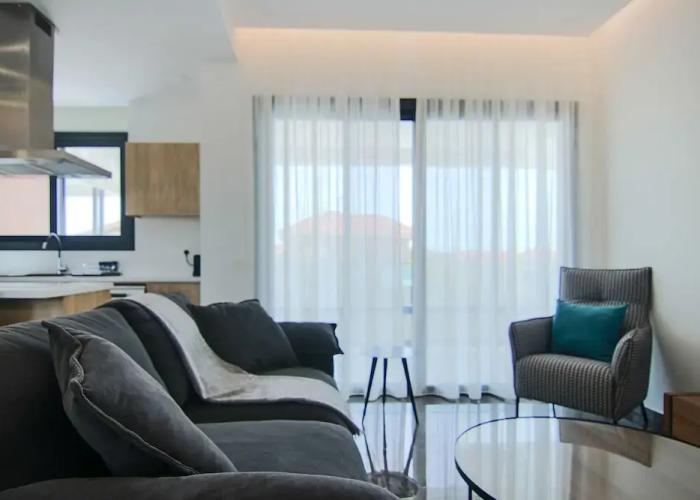 Phaedrus Living: City View Anna Residence 101