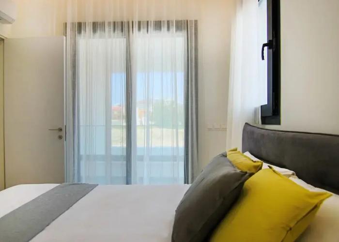 Phaedrus Living: Sea View Anna Residence 202