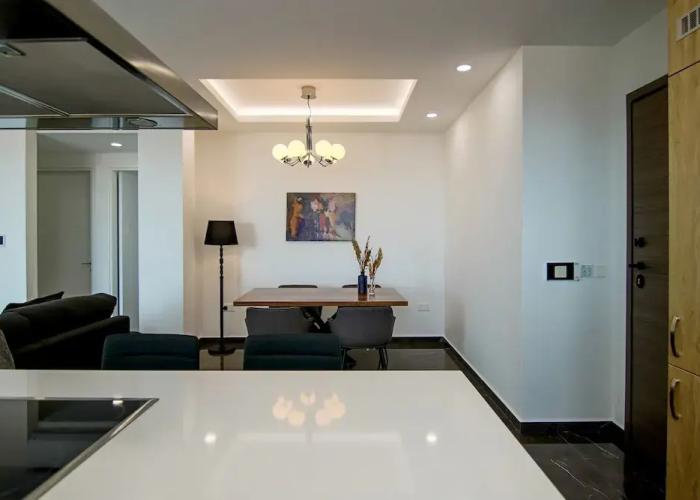 Phaedrus Living: Sea View Anna Residence 301