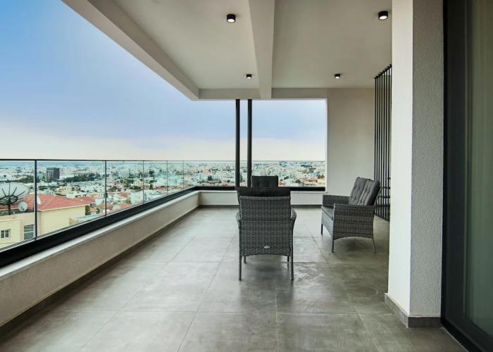 Phaedrus Living: Sea View Anna Residence 301