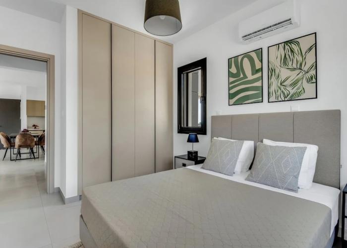 Sanders Elgio - Generous 2-bdr Apt w Balcony