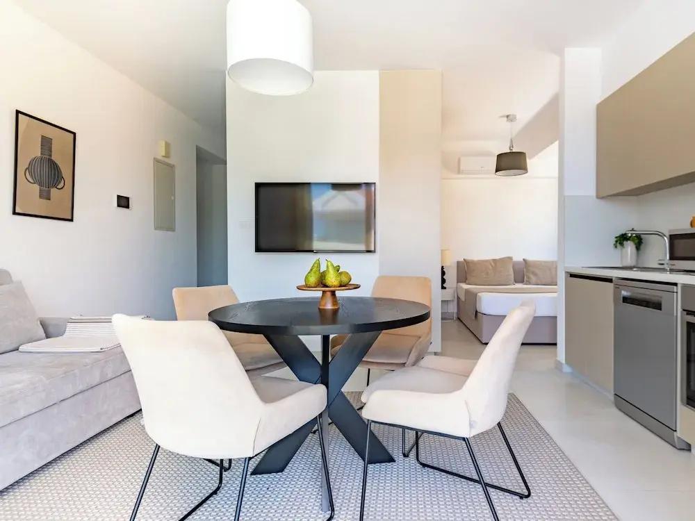 фото Sanders Only Limassol