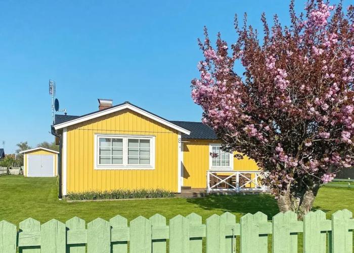 4 Person Holiday Home in Tvaaker-by Traum