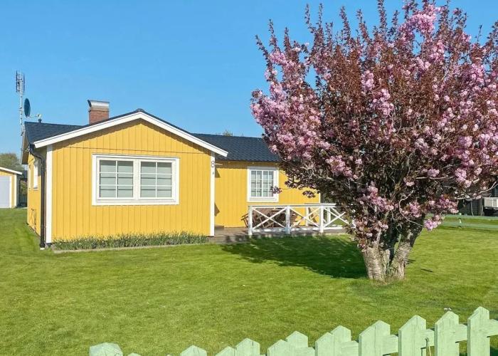 4 Person Holiday Home in Tvaaker-by Traum