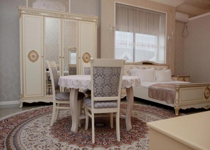 GUSTO Hotel