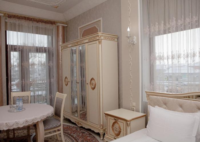 GUSTO Hotel