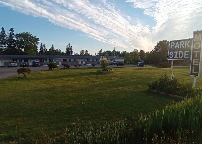 Park Side Motel