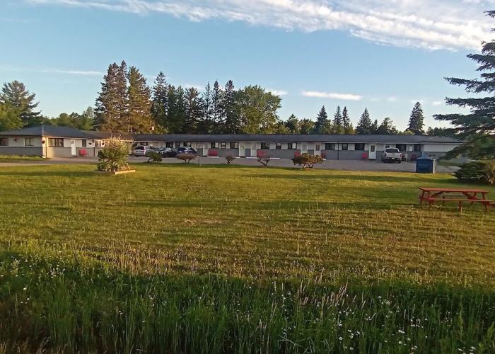 Park Side Motel