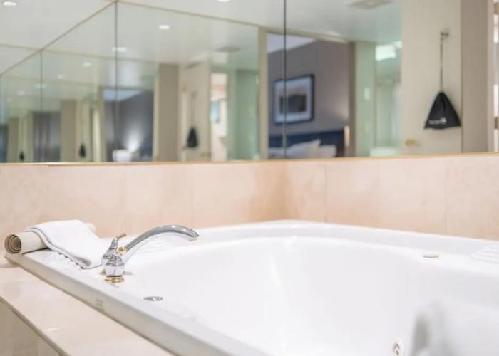 Horseshoe Valley Suites - The Azure