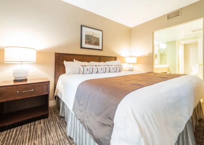 Horseshoe Valley Suites - The Azure