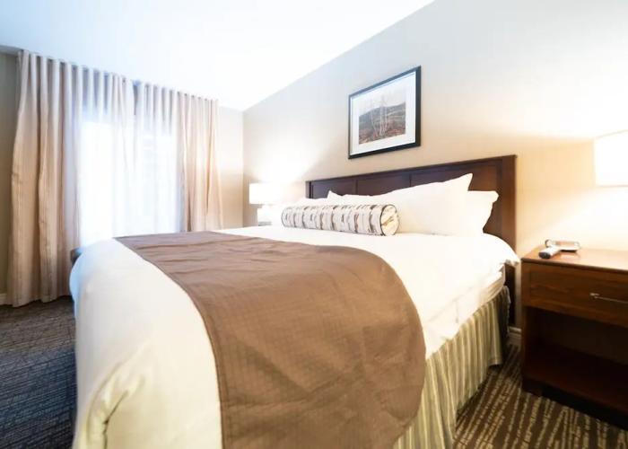 Horseshoe Valley Suites - The Azure