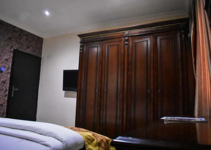 Beni Apartments And Suites