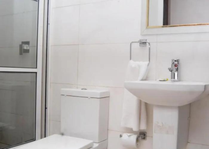 Kings Celia Hotel & Suites