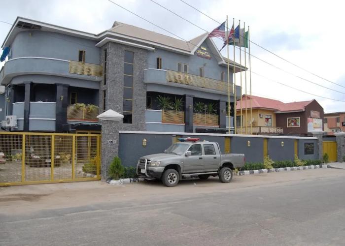 Kings Celia Hotel & Suites