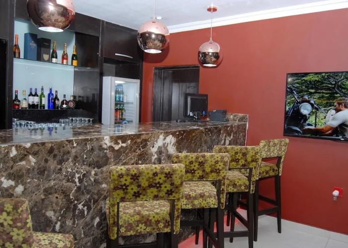 Kings Celia Hotel & Suites