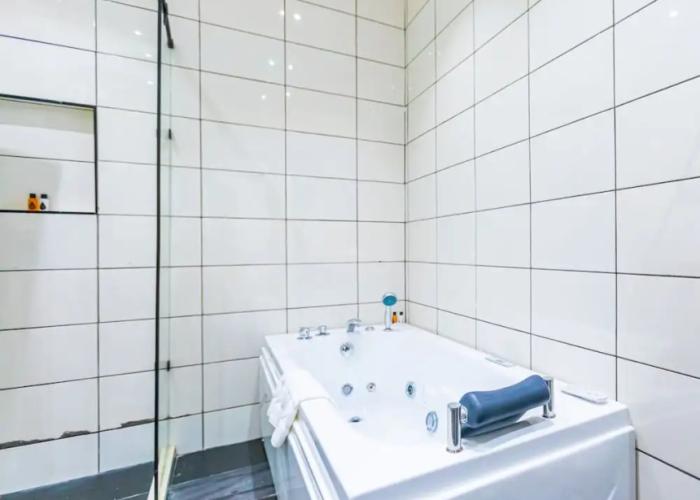 Isglo Hotels Ikoyi