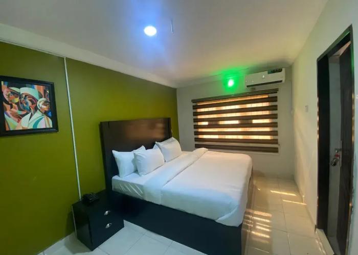 Gachiba Hotel & Suites