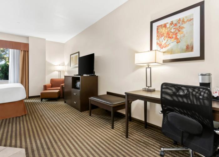 Best Western Plus Fergus Hotel