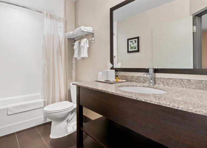 Best Western Plus Fergus Hotel