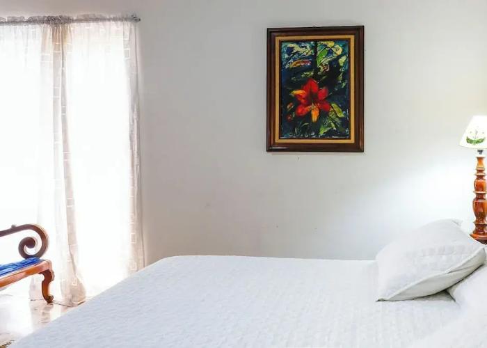 Spacious Cuernavaca House Pool Grill