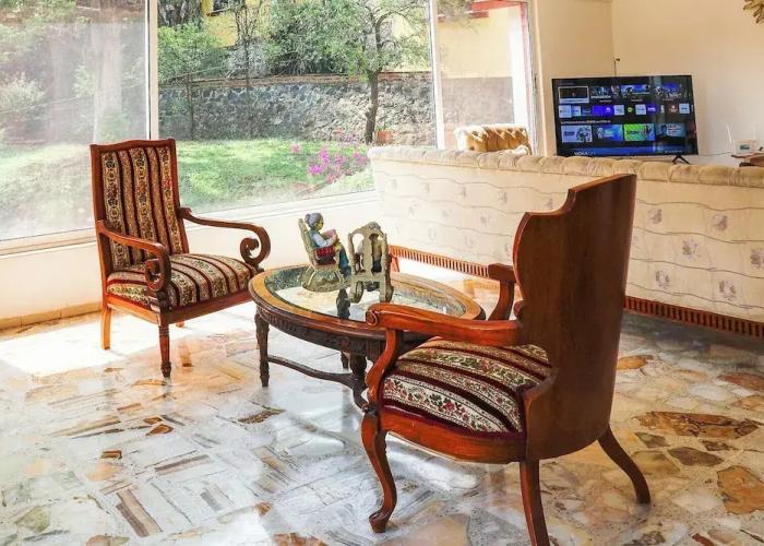 Spacious Cuernavaca House Pool Grill