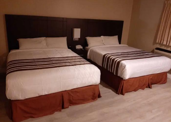 Silver Maple Motel