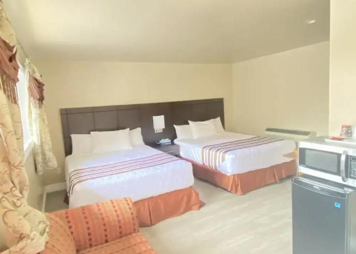 Silver Maple Motel