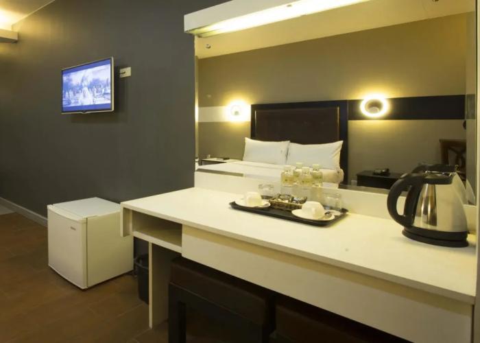 Lucky 9 Budget Hotel
