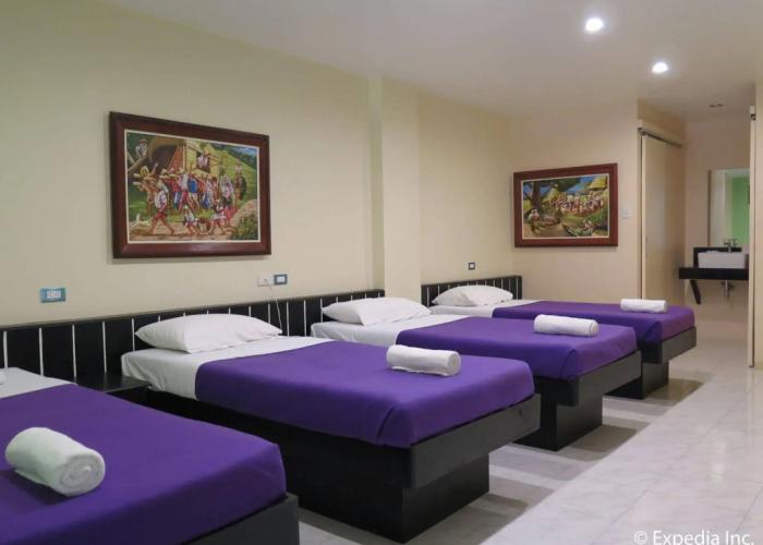 Royale House Hotel Davao powered by Cocotel