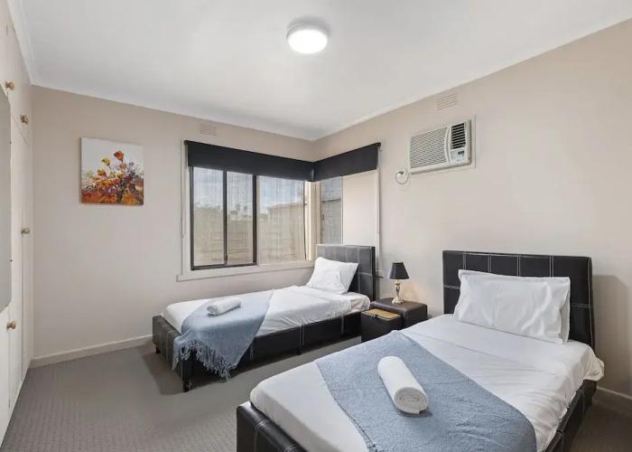 The Gazebo Place - Spacious 4 Bedroom near Murray River
