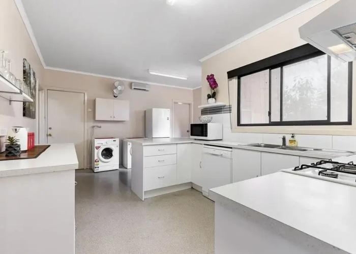 The Gazebo Place - Spacious 4 Bedroom near Murray River