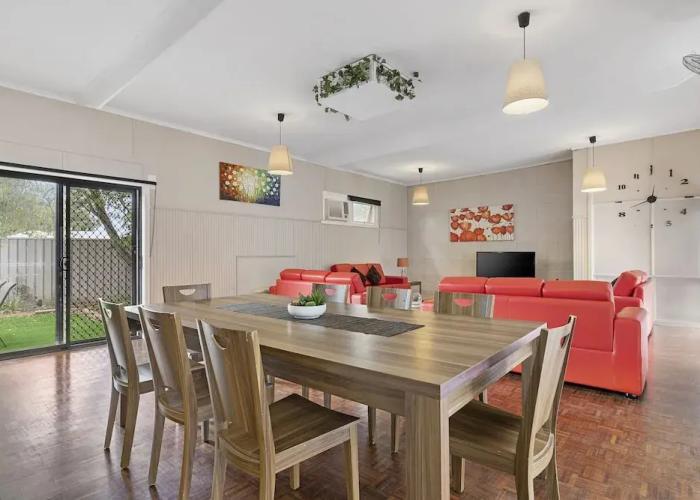 The Gazebo Place - Spacious 4 Bedroom near Murray River