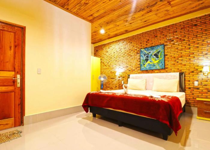 Tuk Tuk Timbul Bungalows