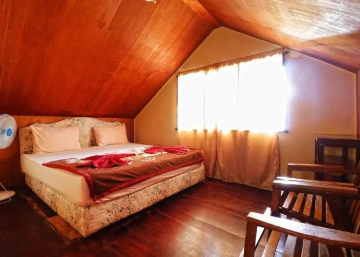 Tuk Tuk Timbul Bungalows