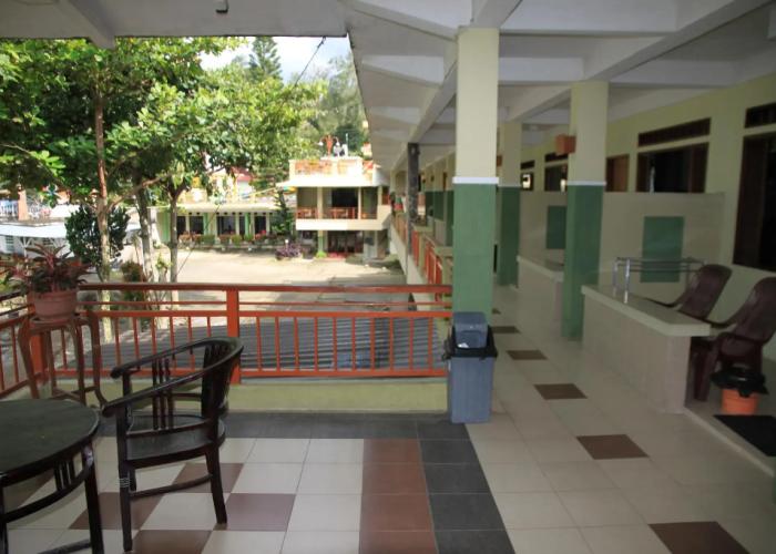 Pandu Lakeside Hotel Parapat - Toba Lake