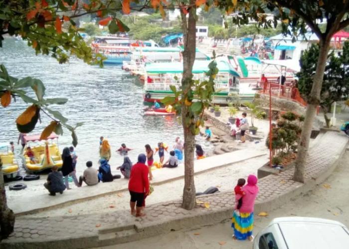 Pandu Lakeside Hotel Tuktuk