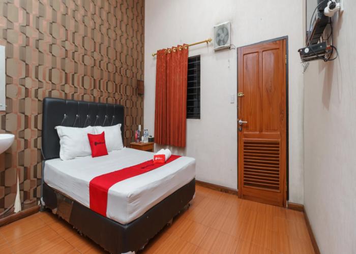 RedDoorz near Danau Toba Parapat