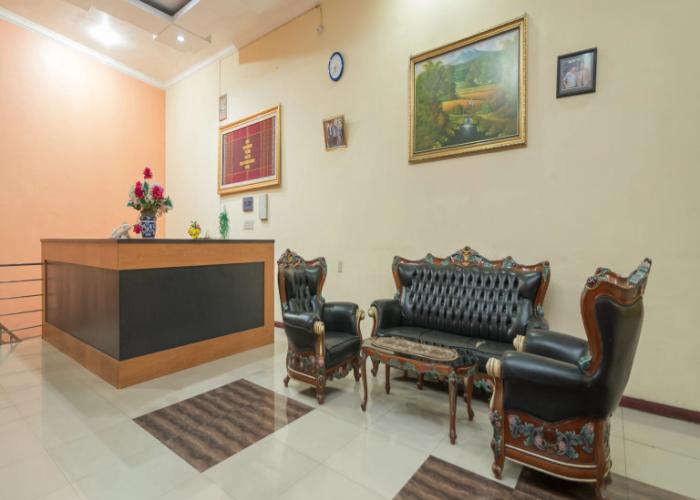 RedDoorz near Danau Toba Parapat
