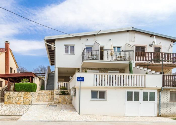 Apartments Bregovec Maslenica