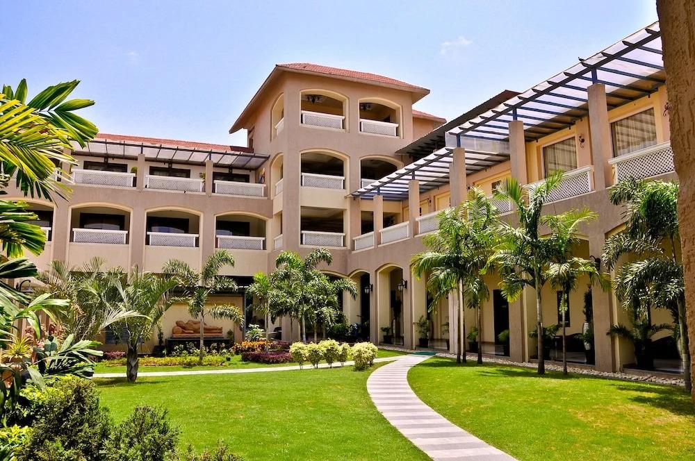 Pramod Convention & Club Resort