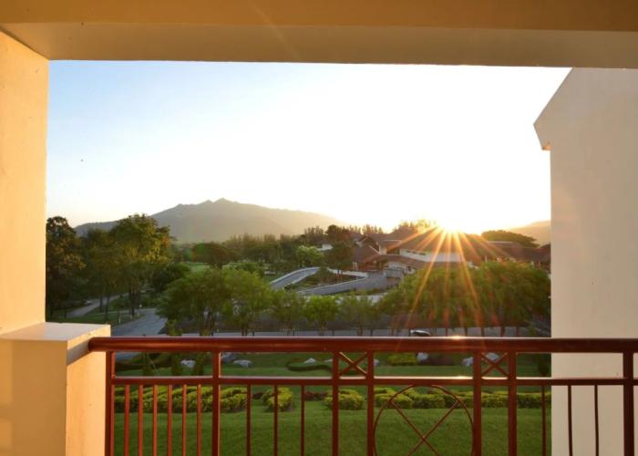 Sir James Resort