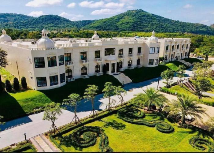 Jupiter Trevi Resort and Spa