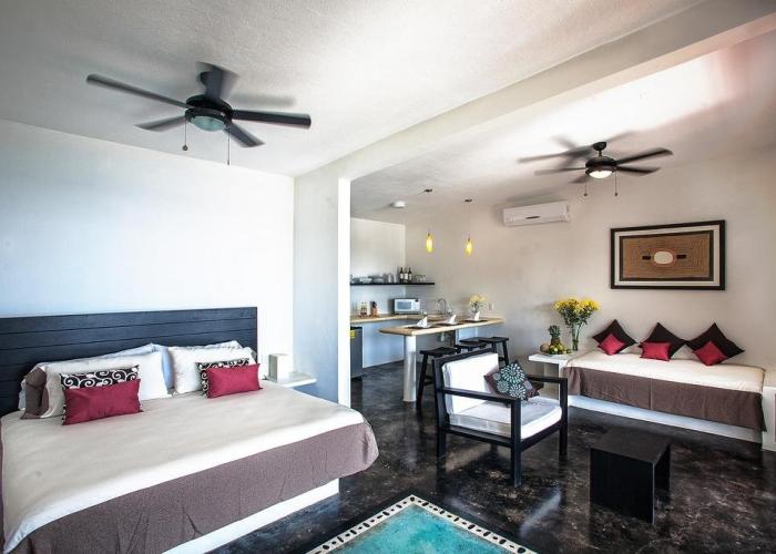 Manta Raya Hotel