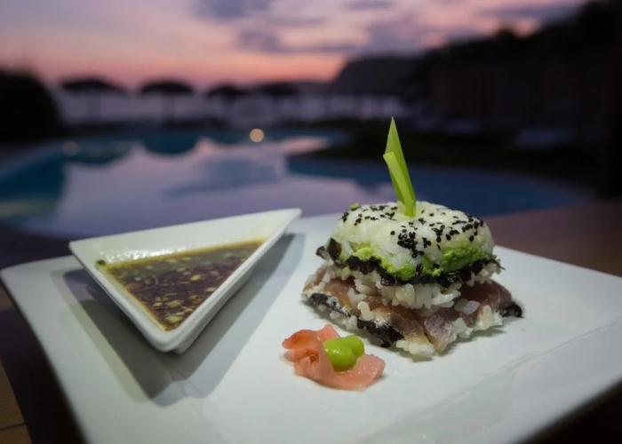Manta Raya Hotel