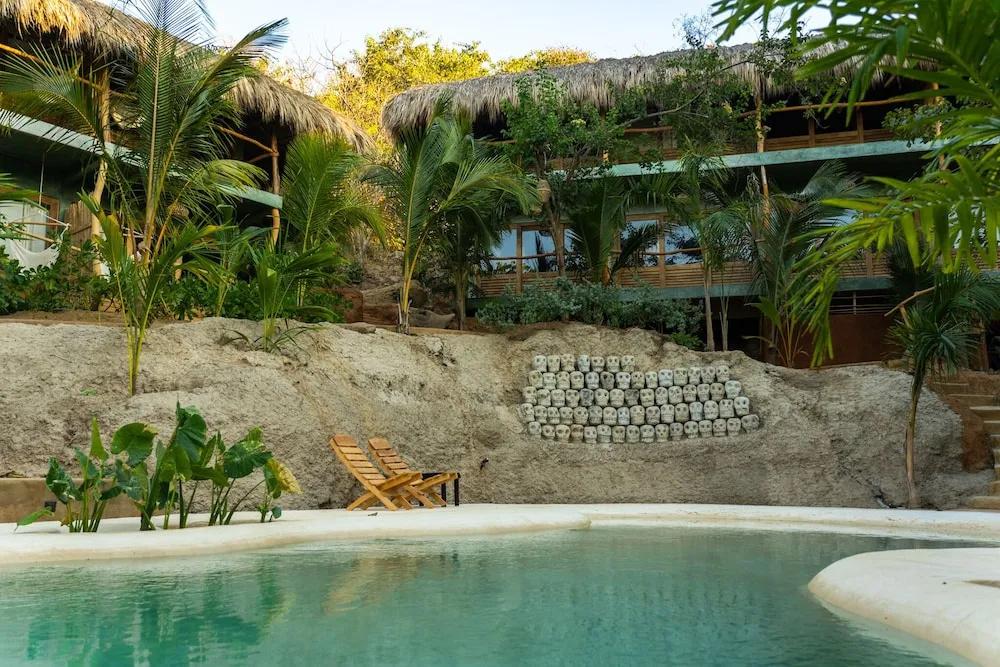 фото Cocos Hotel